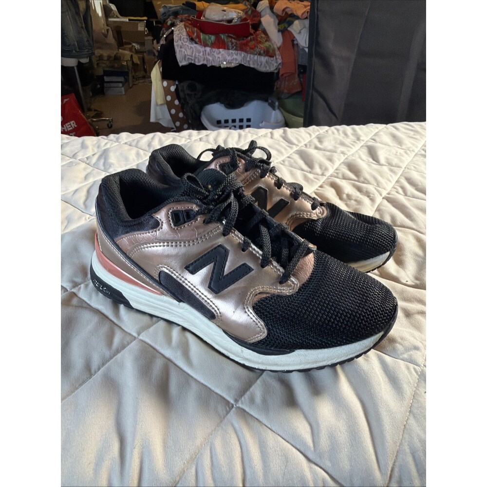 New Balance 1550 Metallic Rose Shoes Size 5.5 Women's Sneakers Y2K Futuristic